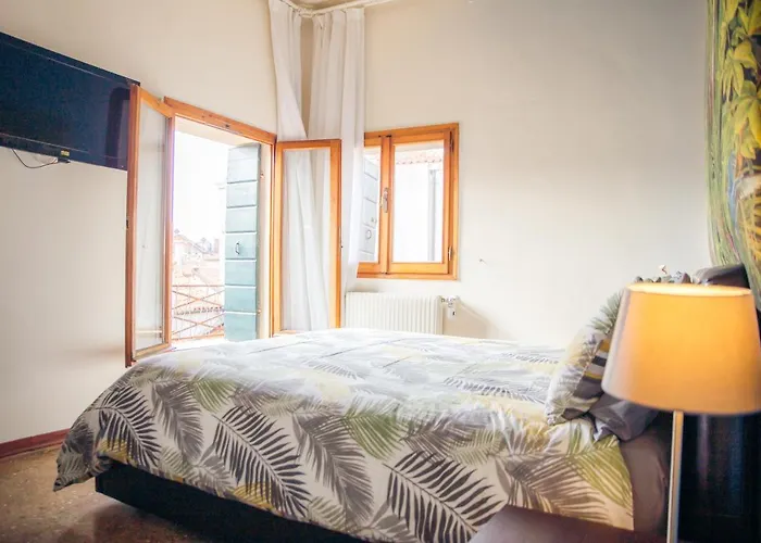 게스트하우스 레지덴자 꾸아지오 카 그리마니 3*