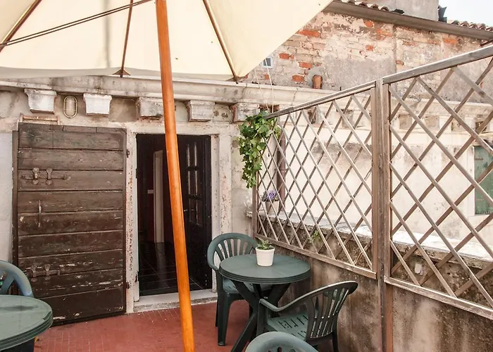 레지덴자 꾸아지오 카 그리마니 게스트하우스