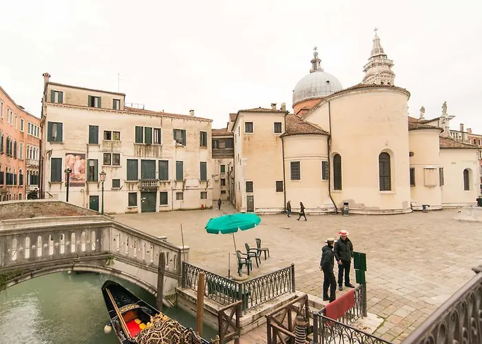 레지덴자 꾸아지오 카 그리마니 게스트하우스